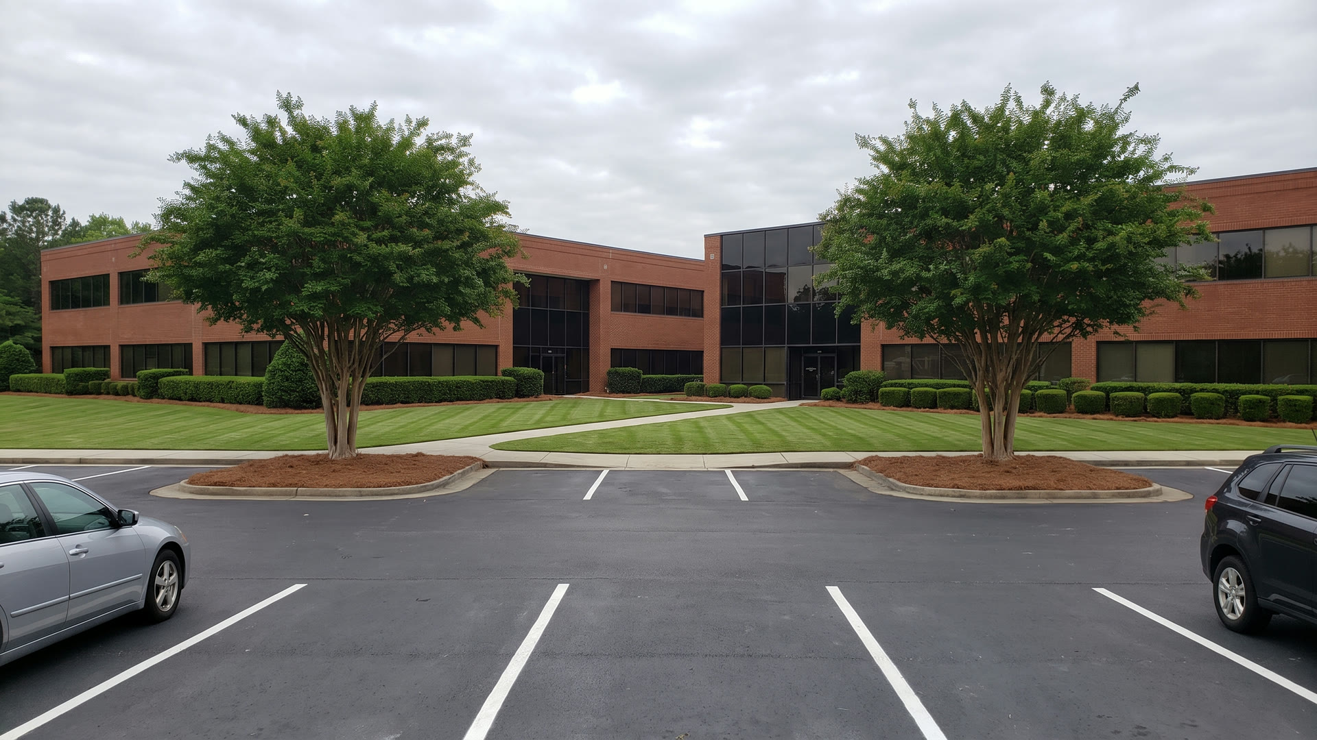 After: Pristine commercial property maintained by ManageMowed